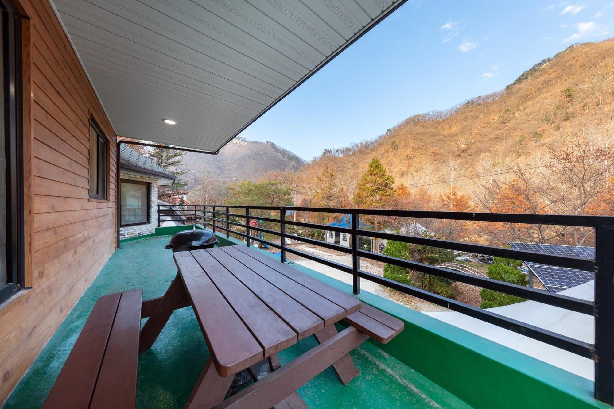 Hongcheon Nolleowa Aegyeondongban Pension Экстерьер фото