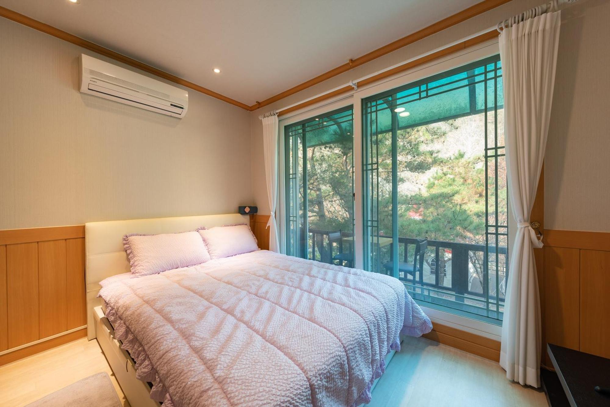 Hongcheon Nolleowa Aegyeondongban Pension Экстерьер фото